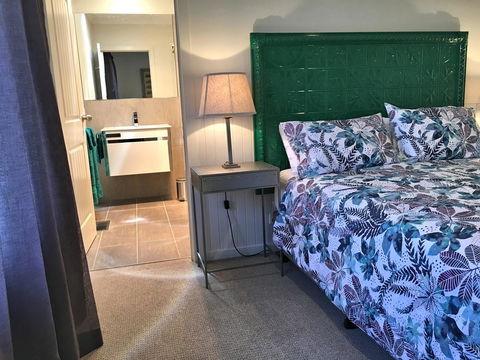 Silverwood House - Holiday Adelaide 10