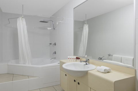 Ramada By Wyndham Marcoola Beach - Holiday Adelaide 10