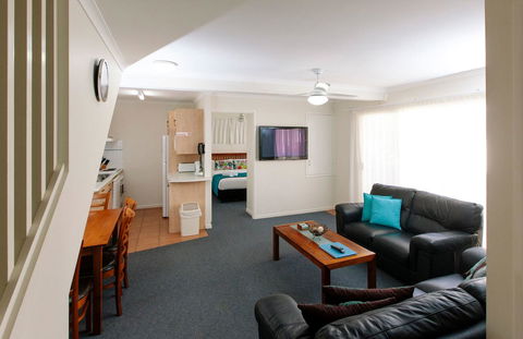 Rainbow Getaway Holiday Apartments - Holiday Adelaide 30