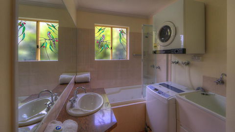 Rainbow Getaway Holiday Apartments - Holiday Adelaide 29