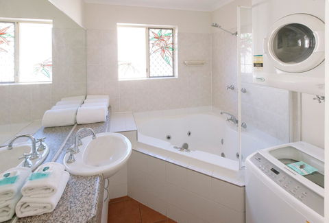 Rainbow Getaway Holiday Apartments - Holiday Adelaide 31