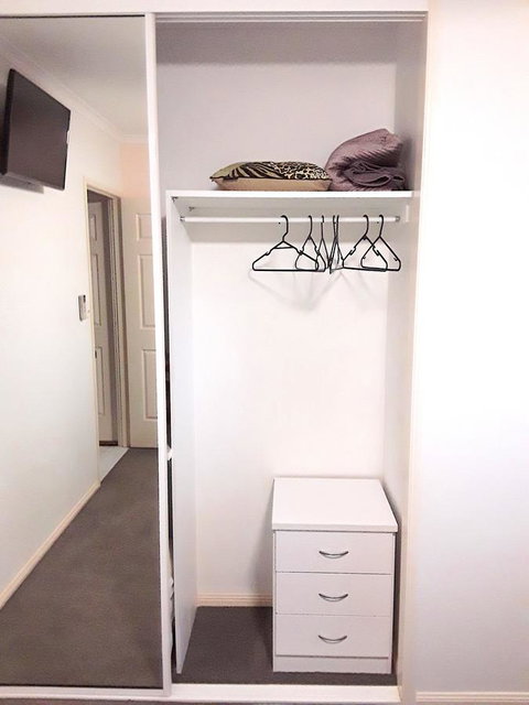 The Peacocks Nest - Holiday Adelaide 20