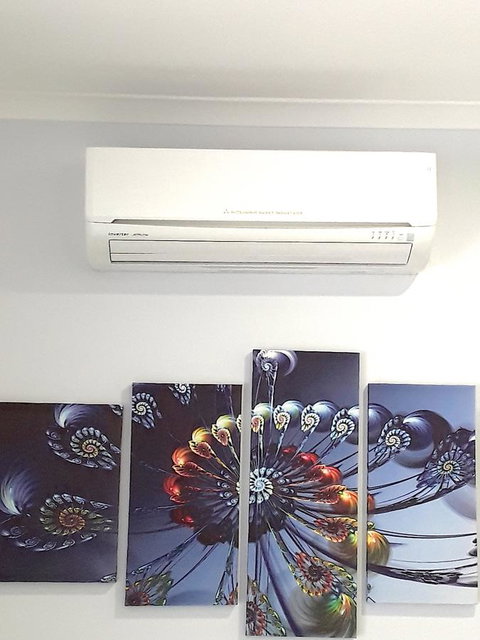 The Peacocks Nest - Holiday Adelaide 1