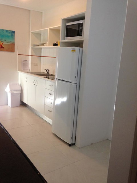 Chez Noosa Resort Motel - Holiday Adelaide 0