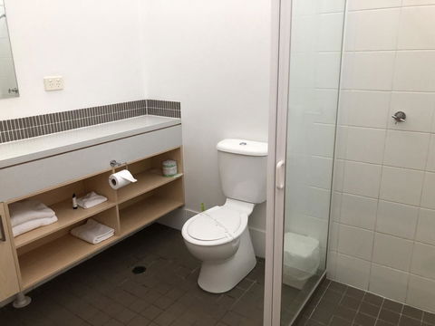 Bribie Island Hotel - Holiday Adelaide 4