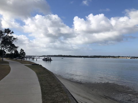 Bribie Island Hotel - Holiday Adelaide 5
