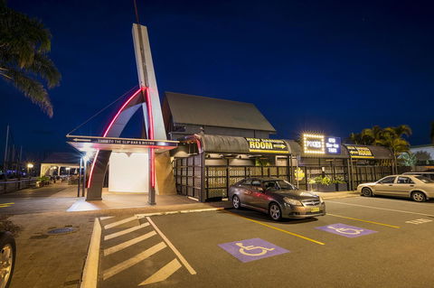 Nightcap At Kawana Waters Hotel - Holiday Adelaide 4