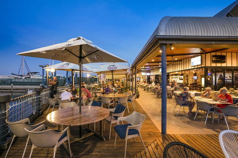 Nightcap At Kawana Waters Hotel - Holiday Adelaide 20