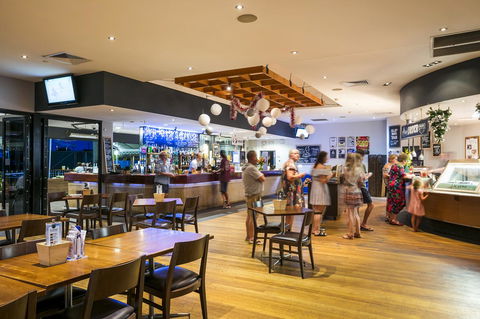 Nightcap At Kawana Waters Hotel - Holiday Adelaide 16