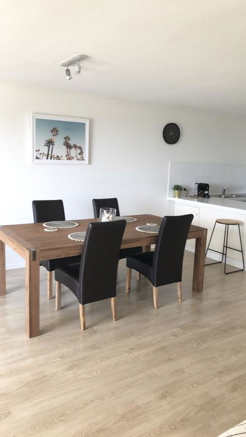 Sunshine Beach Luxe Apartment - Holiday Adelaide 3