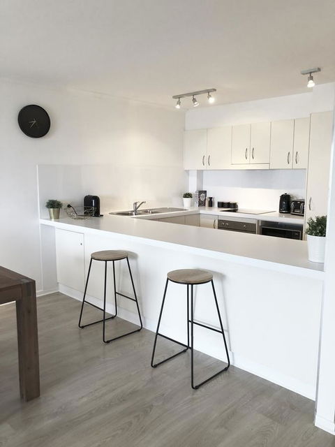 Sunshine Beach Luxe Apartment - Holiday Adelaide 5