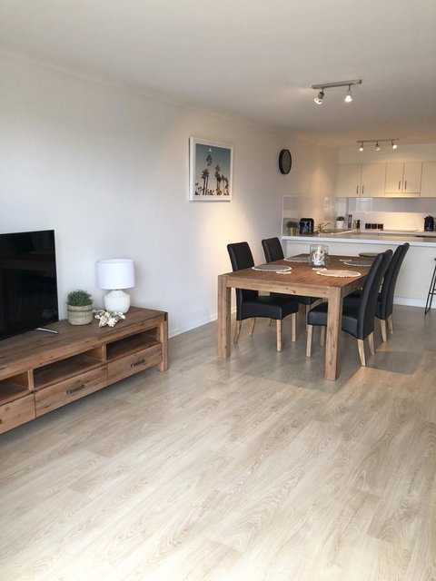 Sunshine Beach Luxe Apartment - Holiday Adelaide 17