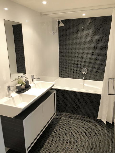 Sunshine Beach Luxe Apartment - Holiday Adelaide 16