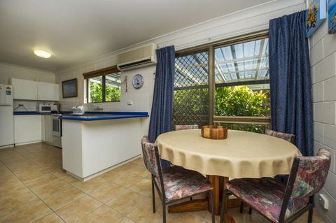 Magnetic North Apartment 1 - Holiday Adelaide 5