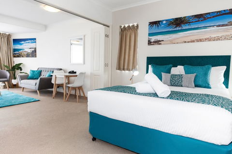 Ocean Views Resort Caloundra - Holiday Adelaide 34