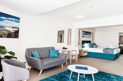 Ocean Views Resort Caloundra - Holiday Adelaide 36