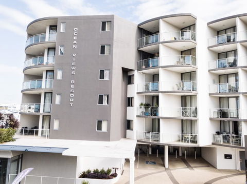 Ocean Views Resort Caloundra - Holiday Adelaide 4