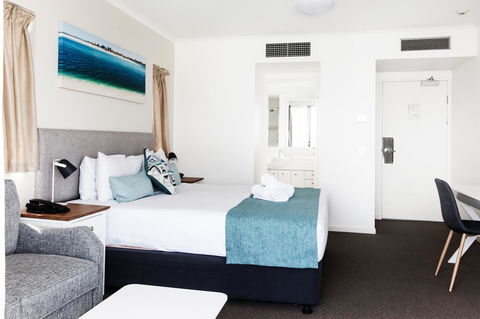 Ocean Views Resort Caloundra - Holiday Adelaide 28