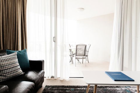 Ocean Views Resort Caloundra - Holiday Adelaide 43