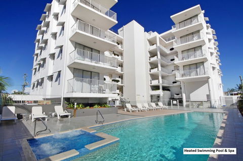 Ocean Views Resort Caloundra - Holiday Adelaide 3