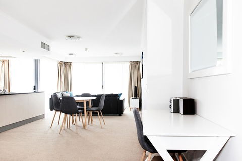 Ocean Views Resort Caloundra - Holiday Adelaide 41