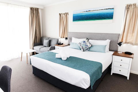 Ocean Views Resort Caloundra - Holiday Adelaide 26