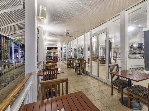 Hotel Grand Chancellor Palm Cove - Holiday Adelaide 38