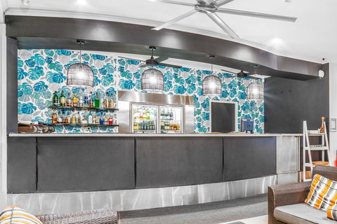 Hotel Grand Chancellor Palm Cove - Holiday Adelaide 4