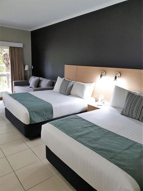 Hotel Grand Chancellor Palm Cove - Holiday Adelaide 13
