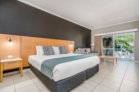 Hotel Grand Chancellor Palm Cove - Holiday Adelaide 8