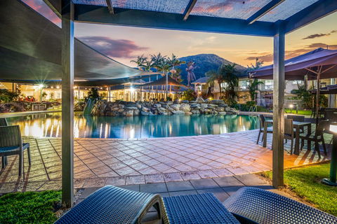 Hotel Grand Chancellor Palm Cove - Holiday Adelaide 0
