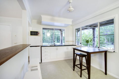 Airlie Beach Eco Cabins - Adults Only - Holiday Adelaide 37