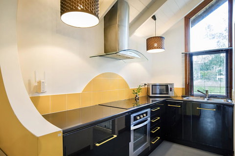 Airlie Beach Eco Cabins - Adults Only - Holiday Adelaide 19