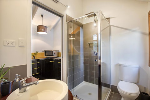 Airlie Beach Eco Cabins - Adults Only - Holiday Adelaide 30