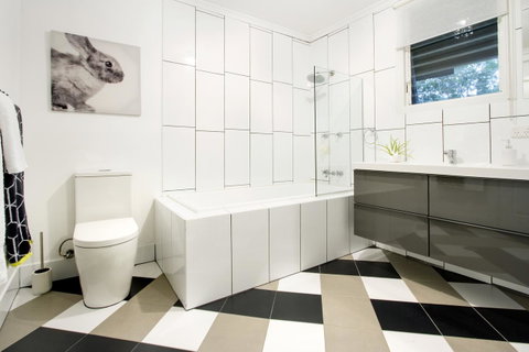 Airlie Beach Eco Cabins - Adults Only - Holiday Adelaide 34
