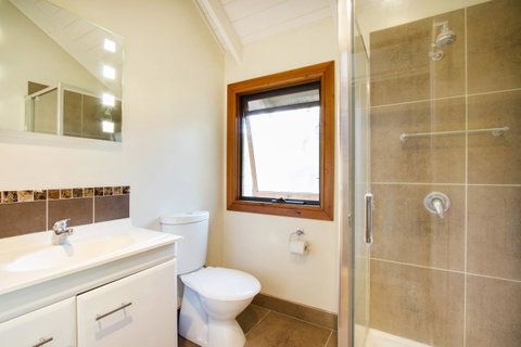 Airlie Beach Eco Cabins - Adults Only - Holiday Adelaide 15