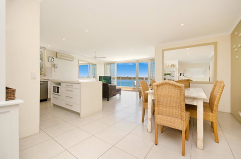 Noosa Harbour Resort - Holiday Adelaide 44