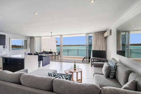 Noosa Harbour Resort - Holiday Adelaide 34