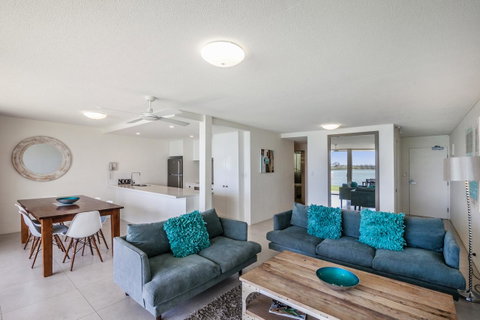 Noosa Harbour Resort - Holiday Adelaide 23