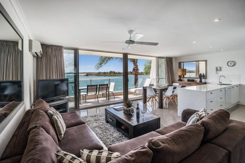 Noosa Harbour Resort - Holiday Adelaide 22