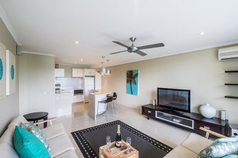 Noosa Harbour Resort - Holiday Adelaide 9