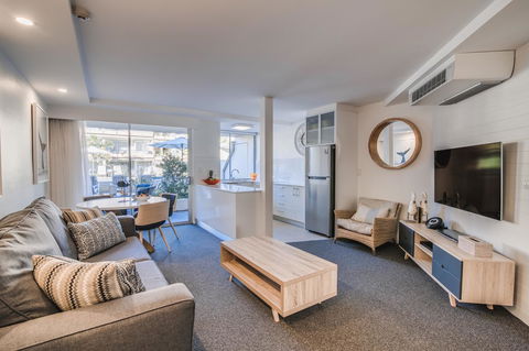 Hotel Laguna - Holiday Adelaide 1