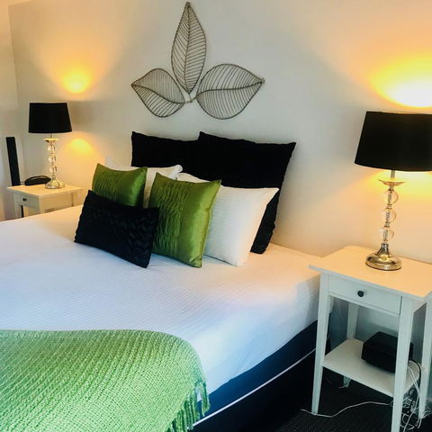 Hotel Laguna - Holiday Adelaide 9