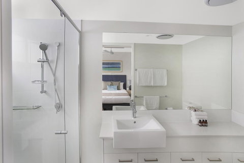 Direct Collective - Sea Breeze Mooloolaba - Holiday Adelaide 5