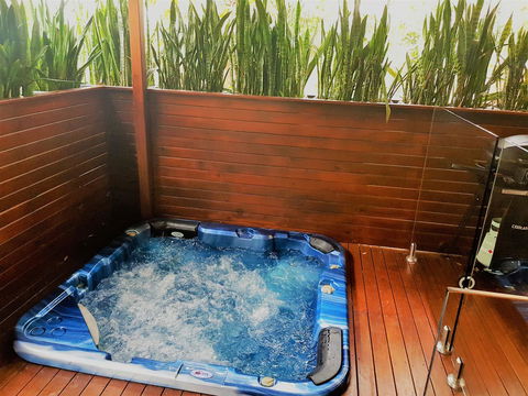 Pandanus Spa Cottage - Holiday Adelaide 6