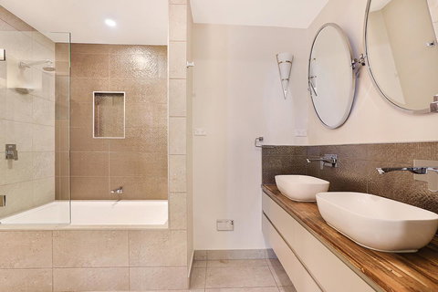 The Rise Noosa - Holiday Adelaide 12