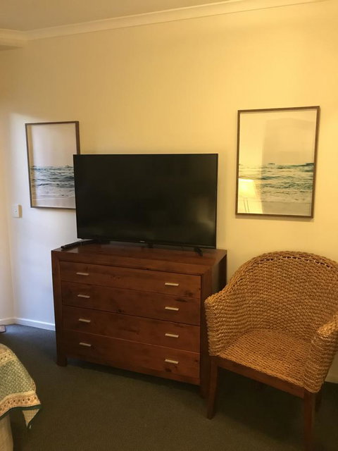 Riverside - Holiday Adelaide 25