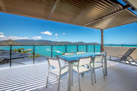 Mirage Whitsundays - Holiday Adelaide 5