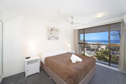 Coolum Caprice - Holiday Adelaide 6