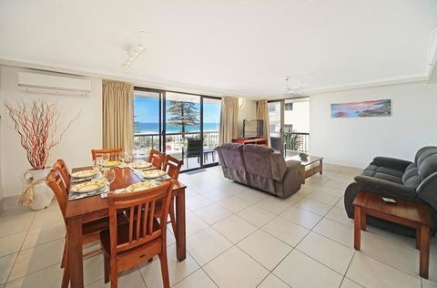 Coolum Caprice - Holiday Adelaide 7
